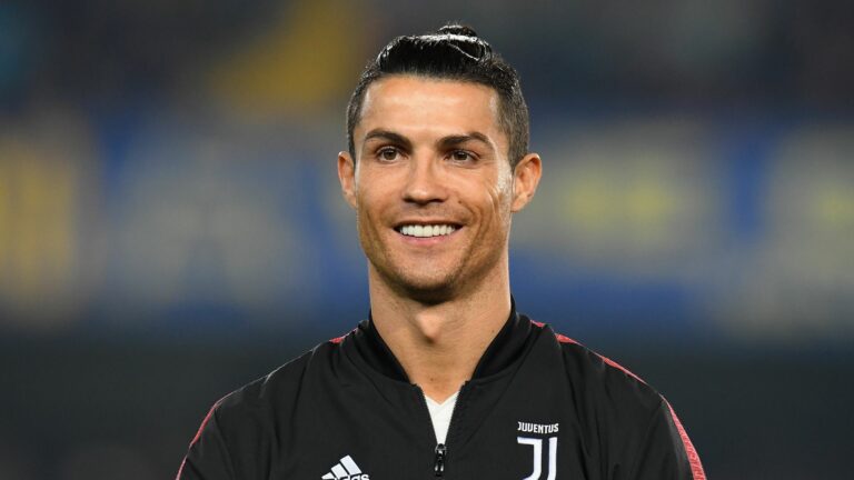 Champions League managers travel to England to sign Cristiano Ronaldo