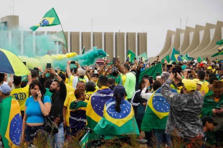 Brazil’s Republic holiday is marked by protests against Lula da Silva