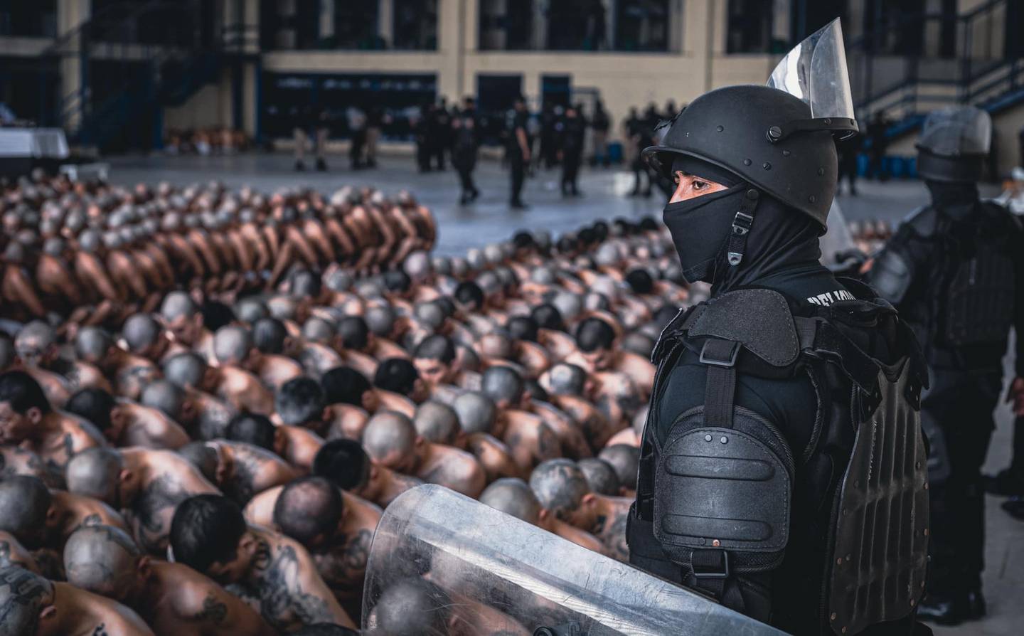 El Salvador police