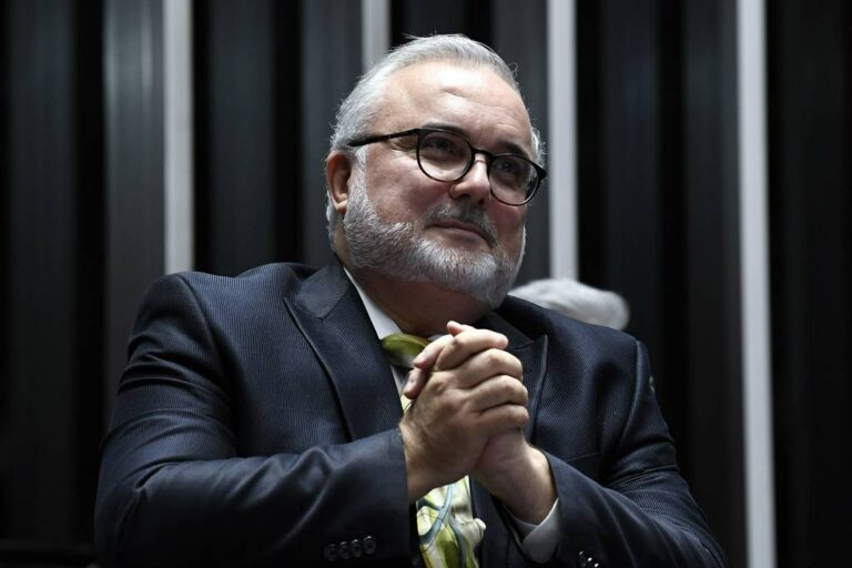 Petrobras will be led by a former official and critic of the Brazilian oil company