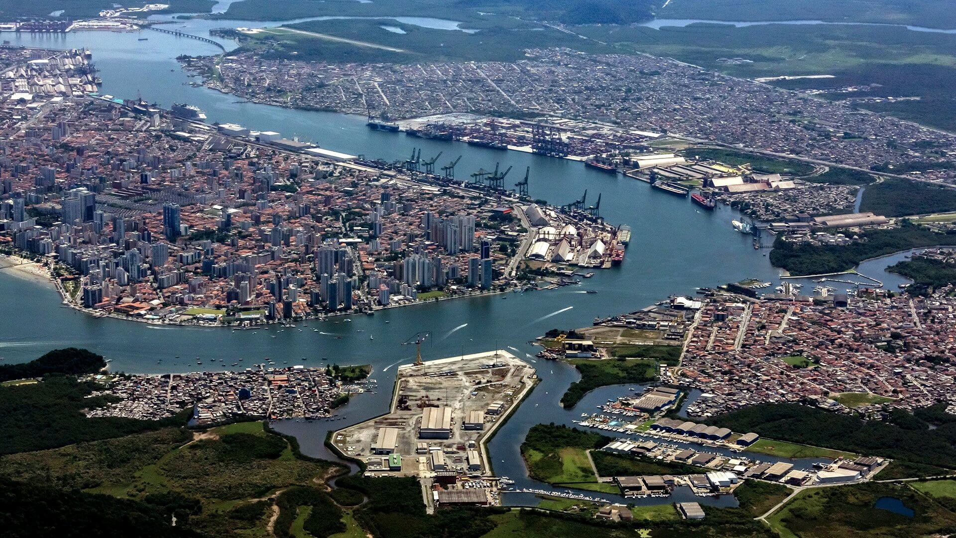 Brazil's Port of Santos. (Photo internet reproduction)