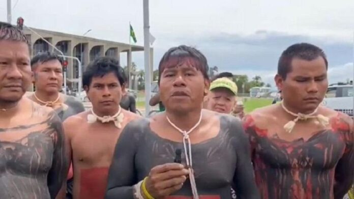 Brazilian Spring: indigenous chief Cererê still in prison after custody hearing