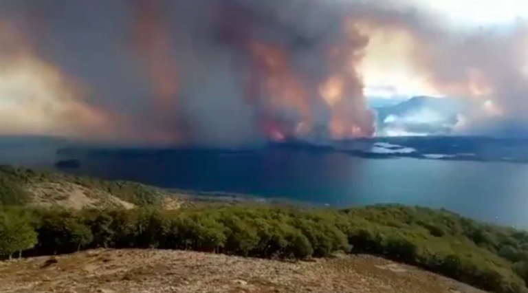 The southernmost province of Argentina is suffering from a large fire, already more than 12,000 hectares lost