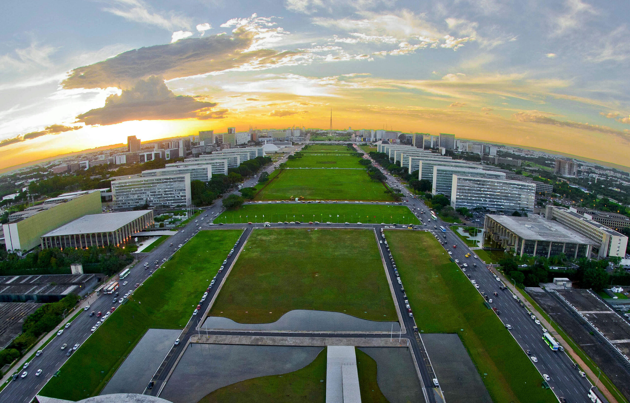 Ministries in Brasilia. (Photo internet reproduction)