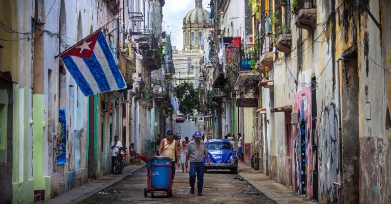 The Marxist regime in Cuba is dying: activity does not recover and prices skyrocket