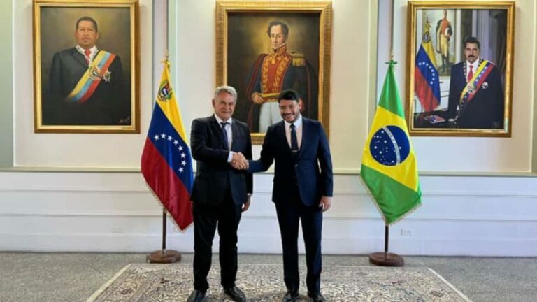 Brazilian diplomatic representative arrives in Venezuela to reopen embassy