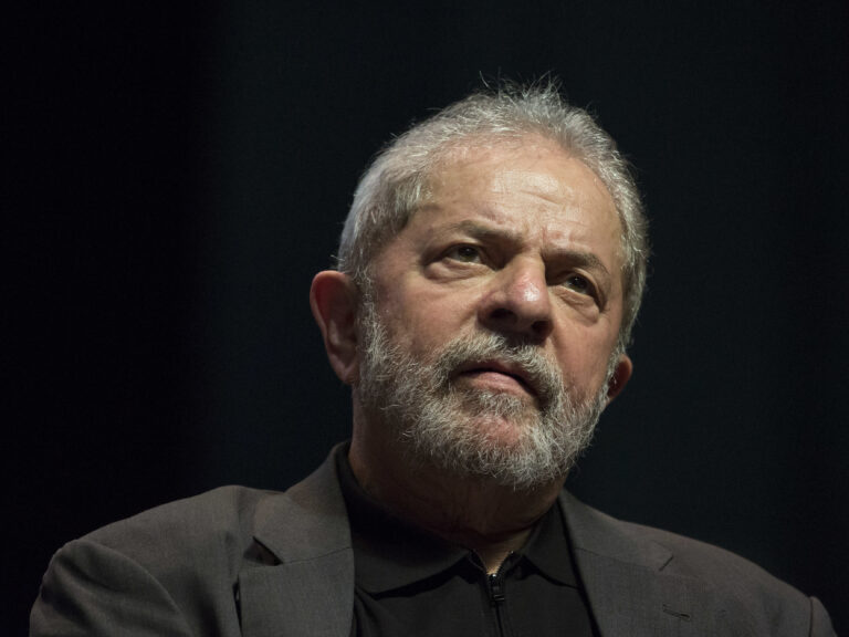 End of secret budgets, privatizations, and other Lula da Silva promises