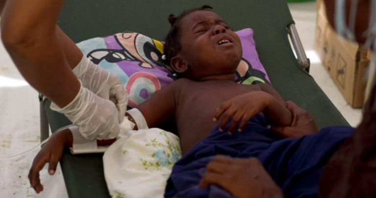 Cholera outbreak in Haiti kills hundreds