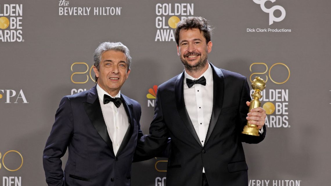 santiago-mitre-and-ricardo-darin-argentina-1985-golden-globes-1489595