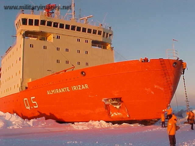 Argentine Navy's icebreaker Almirante Irízar. (Photo internet reproduction)