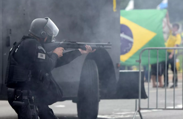 Brazil: 4 police officers were arrested in Brasília for collaborating with Brazilian Spring protesters