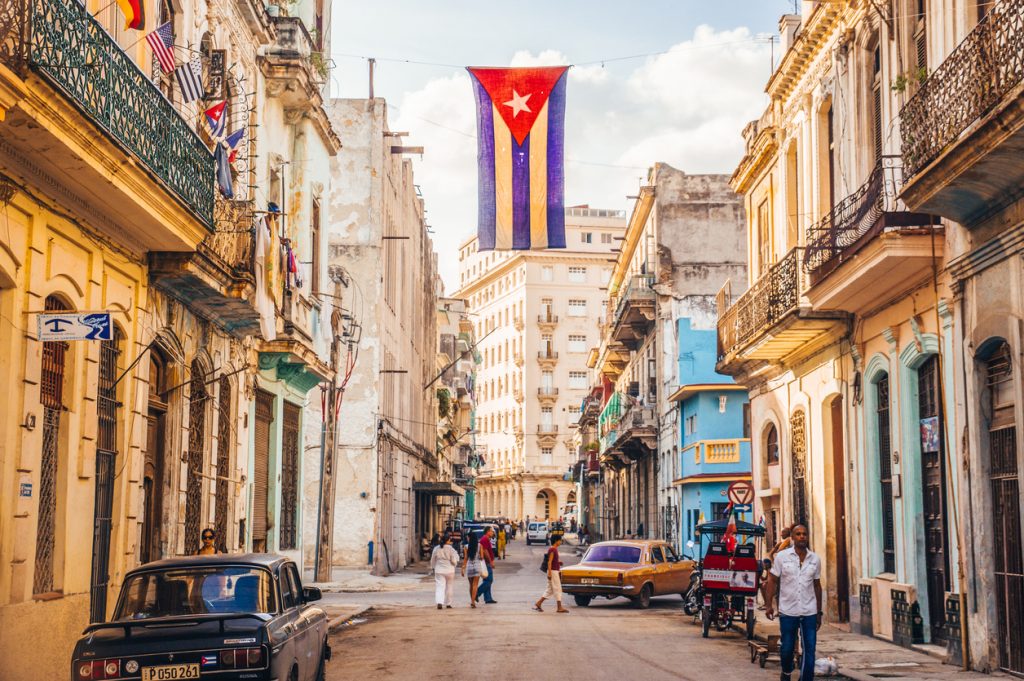 The dramatic reality of Cuban communism: sugar shortages erupted, and 300,000 people fled the country in 14 months
