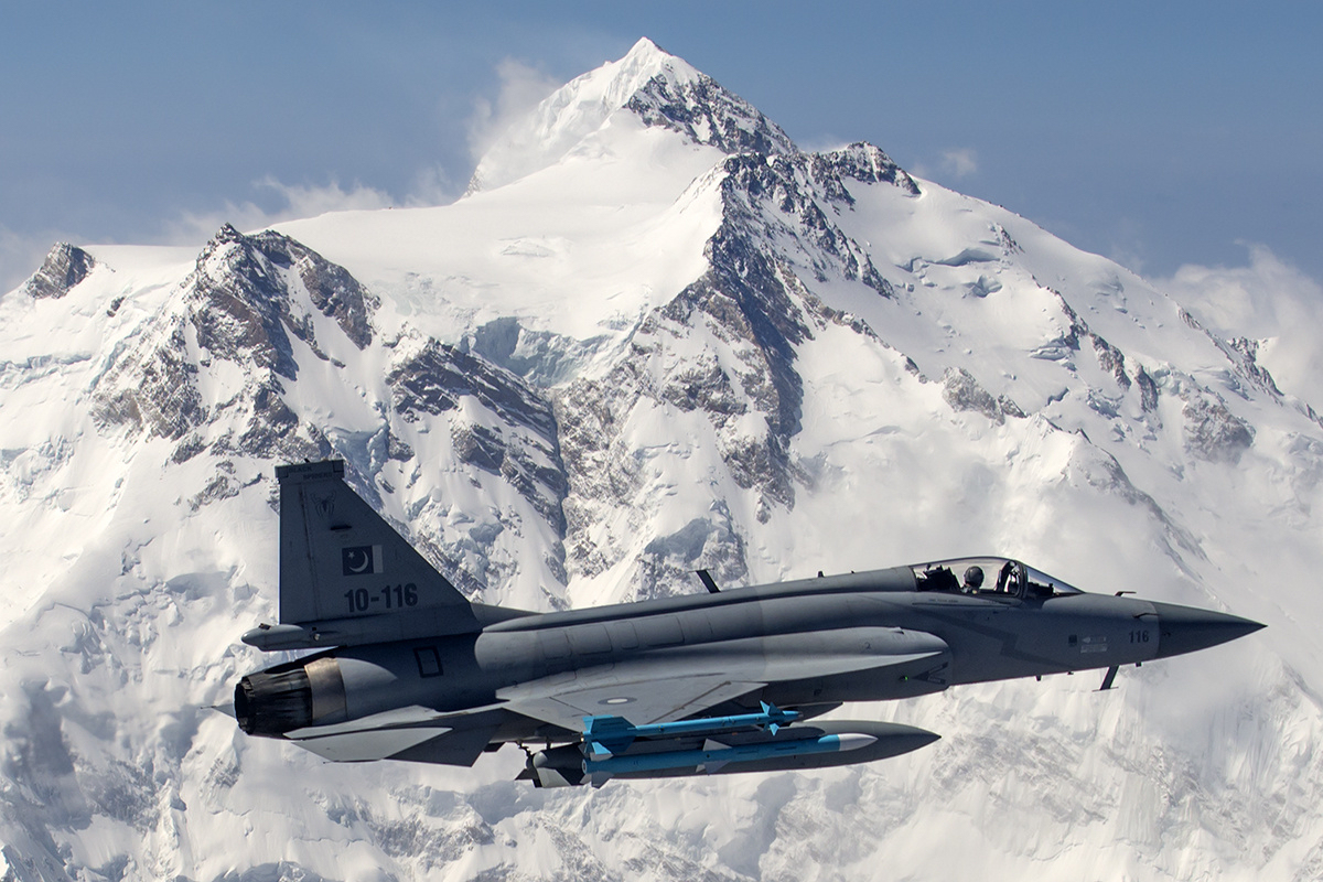 JF-17 Thunder .