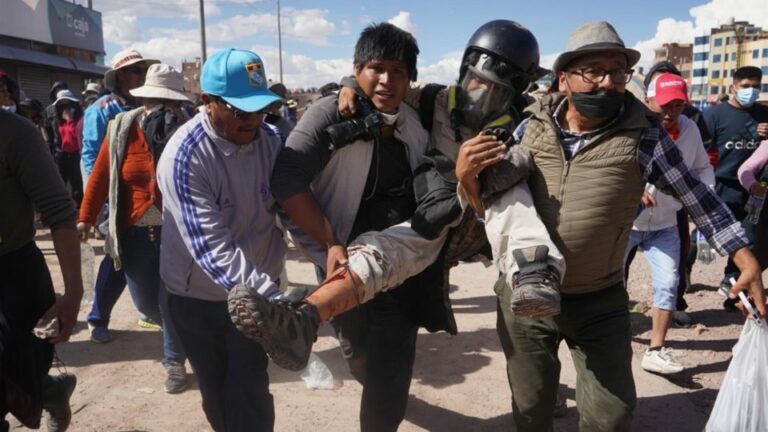 More than 150 journalists attacked in Peru, often by Police, while covering protests