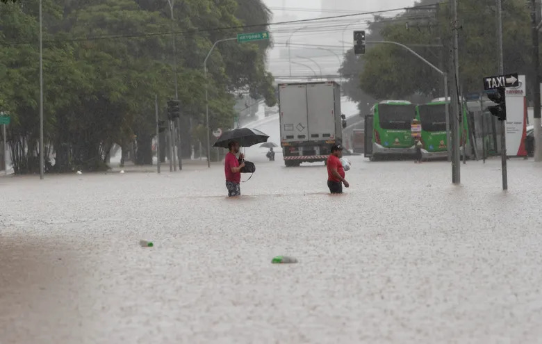 Natural disaster on São Paulo's coast: 48 dead and 38 missing. (Photo internet reproduction)