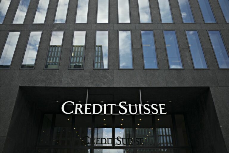 Will UBS take over Credit Suisse for a mere US$1 billion or will the crisis bank be nationalized?