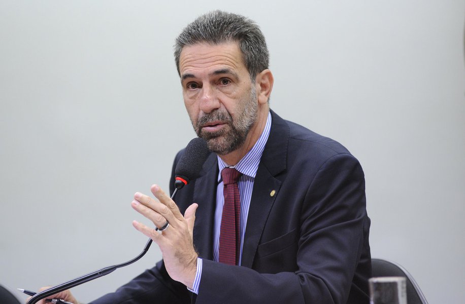 Enio Verri as general director of Itaipu
