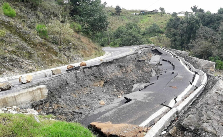 Death toll rises to 19 in gigantic landslide in Andean area of Ecuador