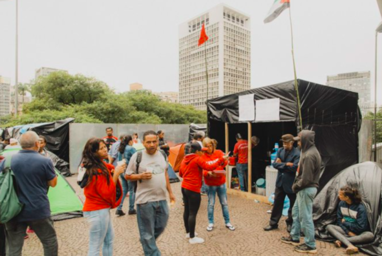Third day of the Homeless Workers Movement’s camp in front of the São Paulo City Hall