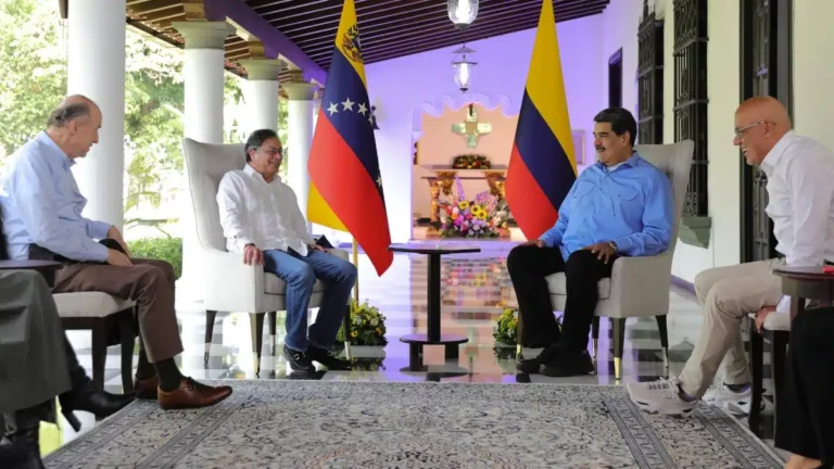 Colombian and Venezuelan presidents meet again in Caracas