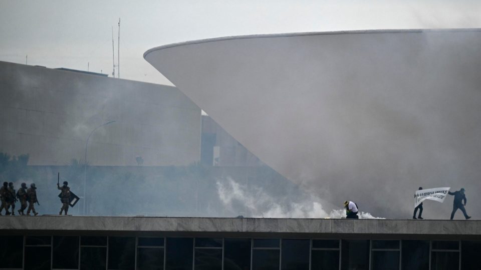 vandals brasilia 3 powers