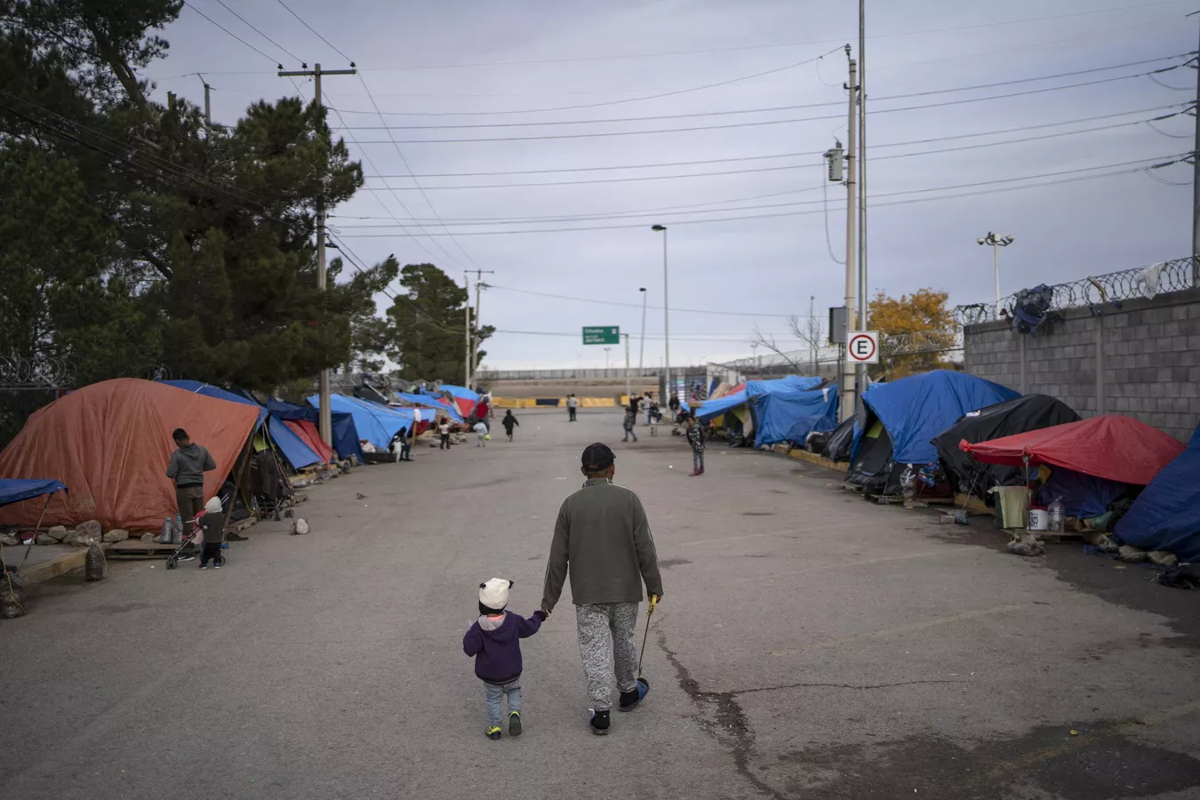 migrants us