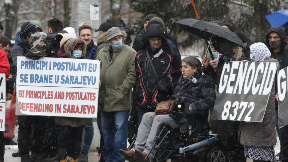 Bosnia's dilemma: to join NATO or not (and provoke Russia) - Vimarsana News