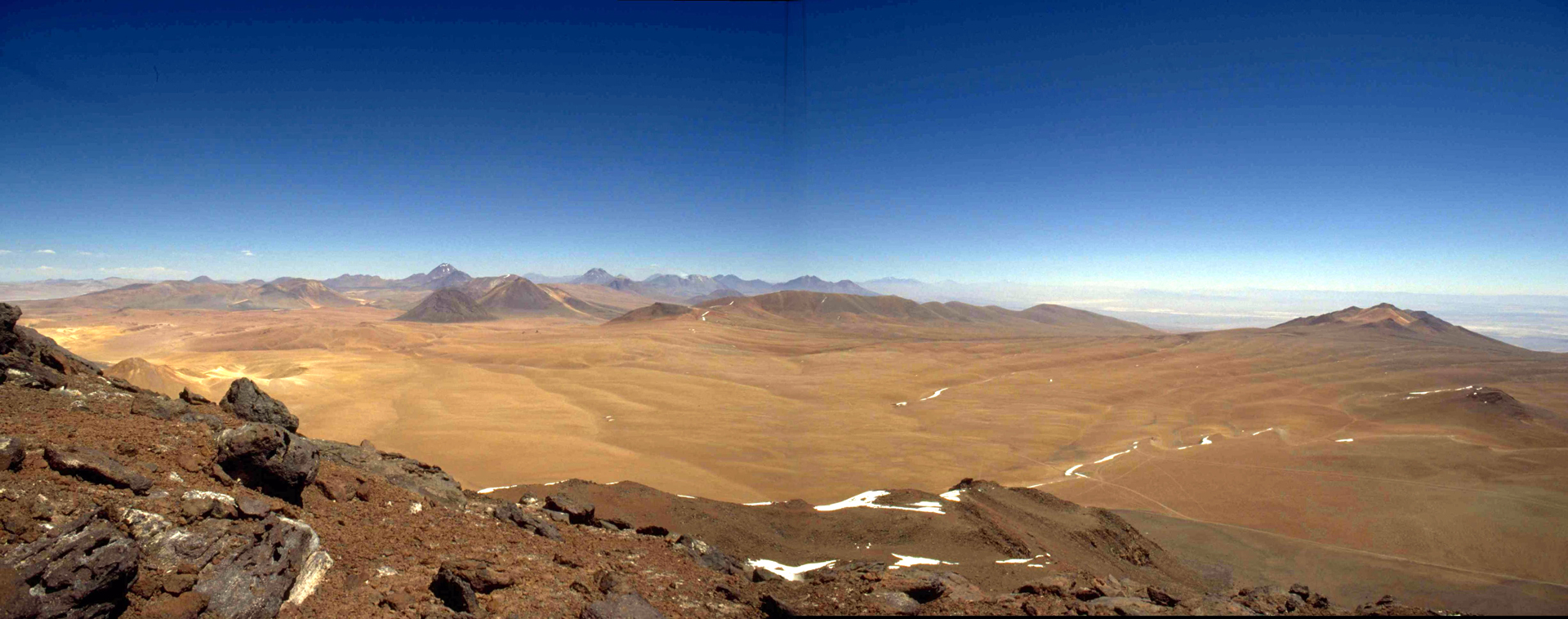 Chajnantor plateau. (Photo Internet reproduction)