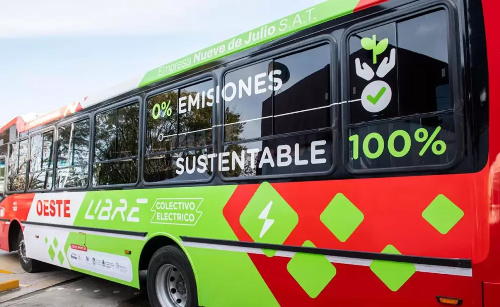 Argentina presents its first electric propulsion bus with lithium batteries. (Photo Internet reproduction)