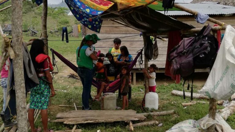 Armed clashes in western Colombia displace families and lead to imprisonment