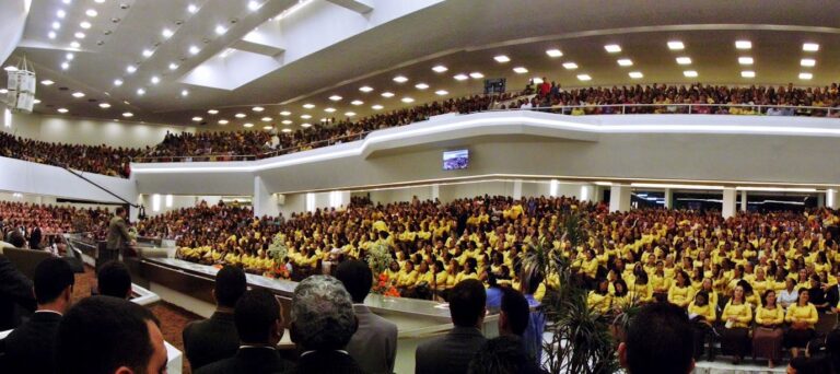 Top 5 evangelical denominations with the most new temples in Brazil in the last decade