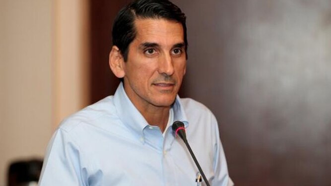 Rómulo Roux