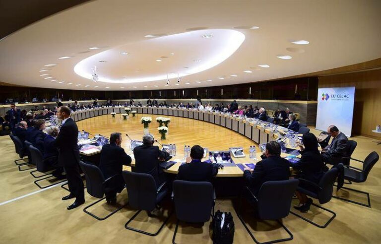 EU and CELAC start summit trying to find a common language