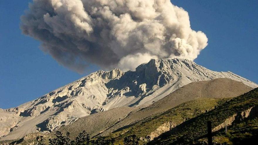 Ubinas volcano in Peru. (Photo Internet reproduction)