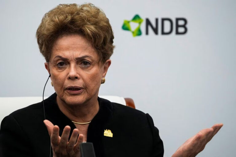 Dilma Rousseff and Vladimir Putin meet for preparatory meeting for BRICS summit