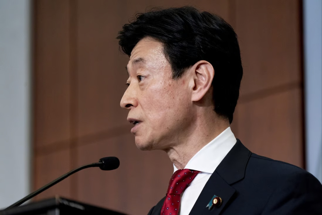 Japans Minister of Economy, Trade, and Industry, Nishimura Yasutoshi