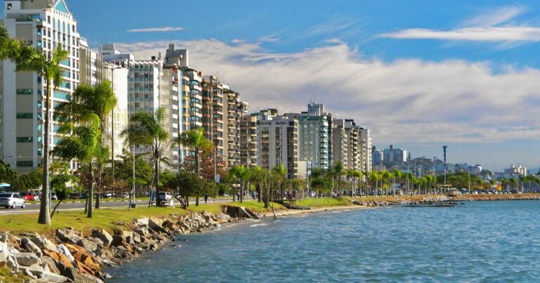 Florianópolis tops Brazilian ranking of city competitiveness