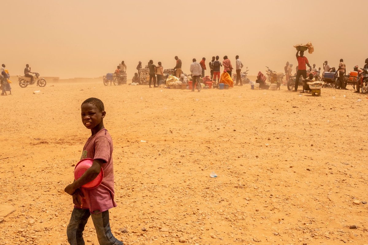 Centro de tránsito de migrantes devueltos desde Argelia a Níger