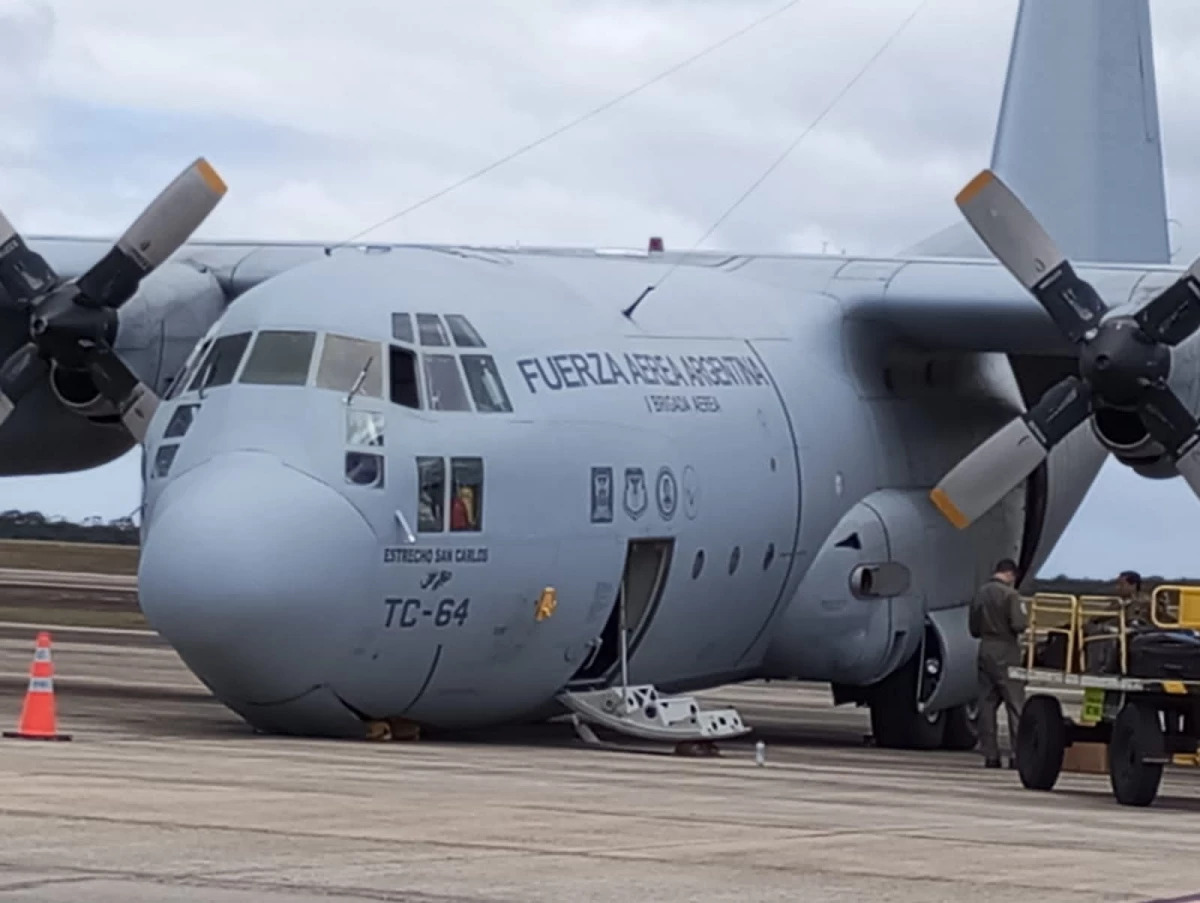Argentine C-130 Hercules Faces Landing Gear Issue in Brazil. (Photo Internet reproduction)