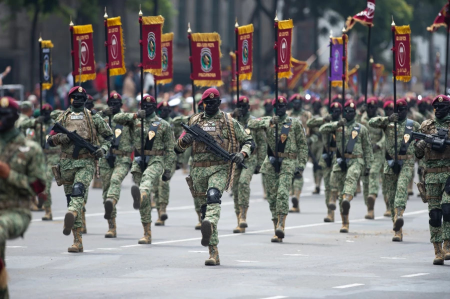 Russian Soliders Joining at Mexican Military Parade. (Photo Internet reproduction)