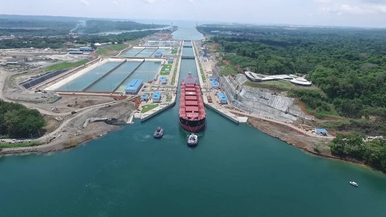 Panama Canal Fee Cut in Response to Drought Year. (Photo Internet reproduction)