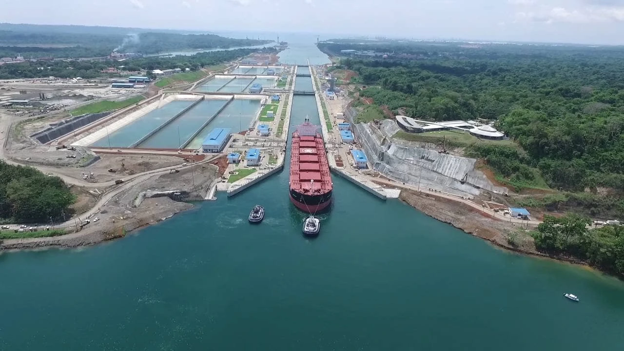 Panama-Canal-2