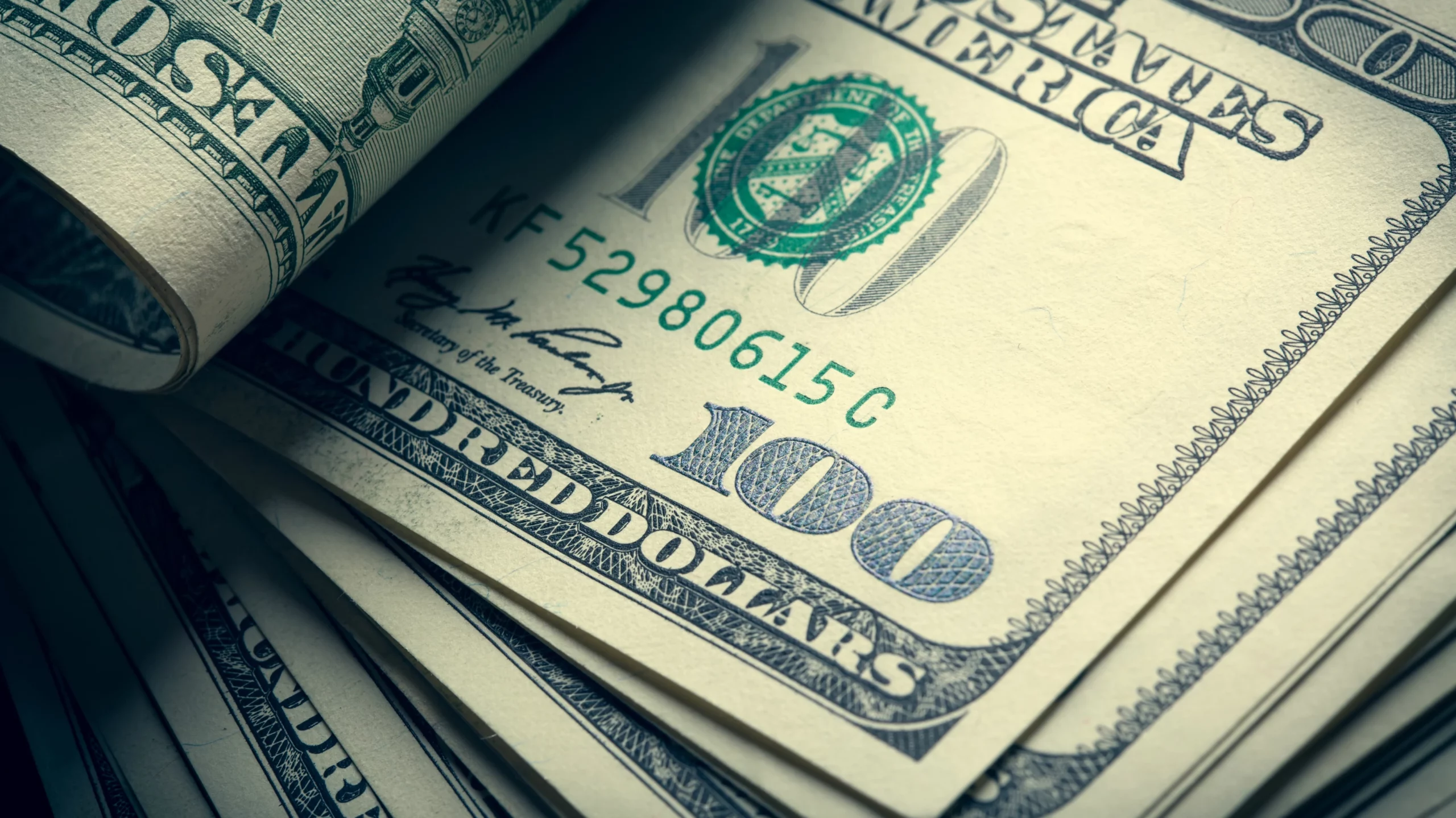Evaluating the U.S. Dollar's Falling Demand. (Photo Internet reproduction)