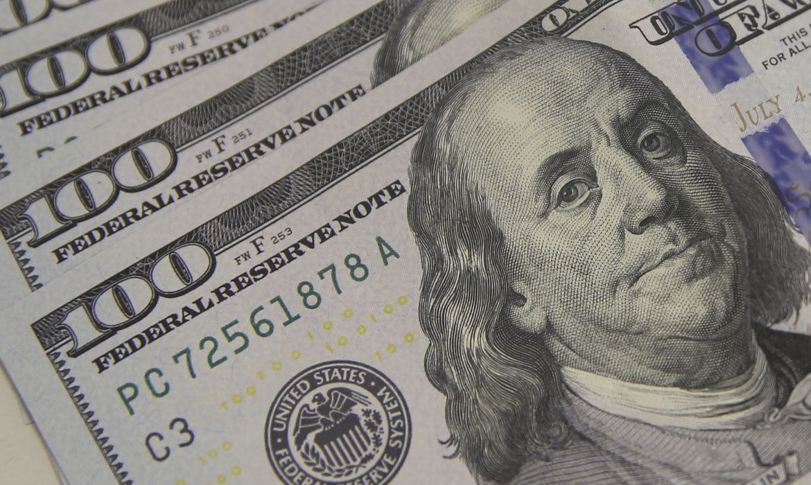 Dollar Drops to R$ 4.87 After China's Economic Moves.