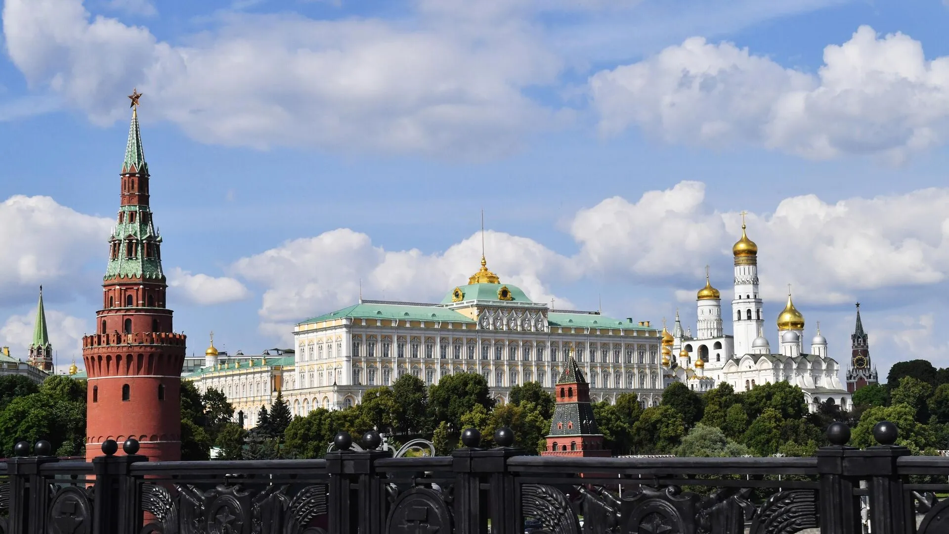 Russia Hikes Defense Budget by 70% for 2024. (Photo Internet reproduction)