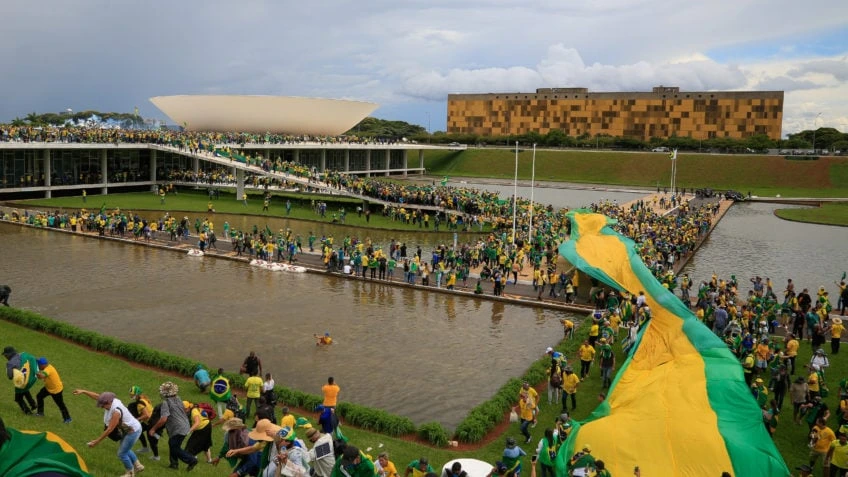 Brazil's January 8 Arrestees Navigate Legal Deals with Prosecutors. (Photo Internet reproduction)