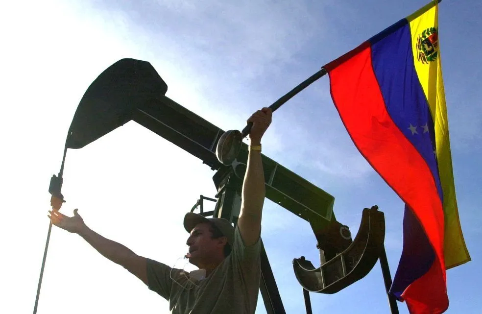 U.S. Temporarily Lifts Some Venezuela Oil Sanctions. (Photo Internet reproduction)
