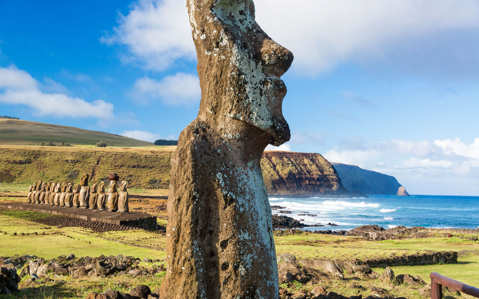 Easter Island's Global Plea Against Plastic - Anakena Beach. (Photo Internet reproduction)