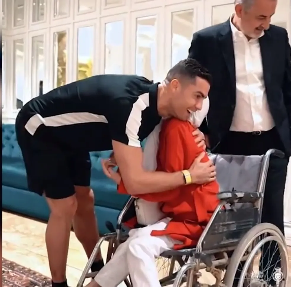 Ronaldo May Be Punished with 100 Lashes in Iran for Hugging. (Photo Internet reproduction)