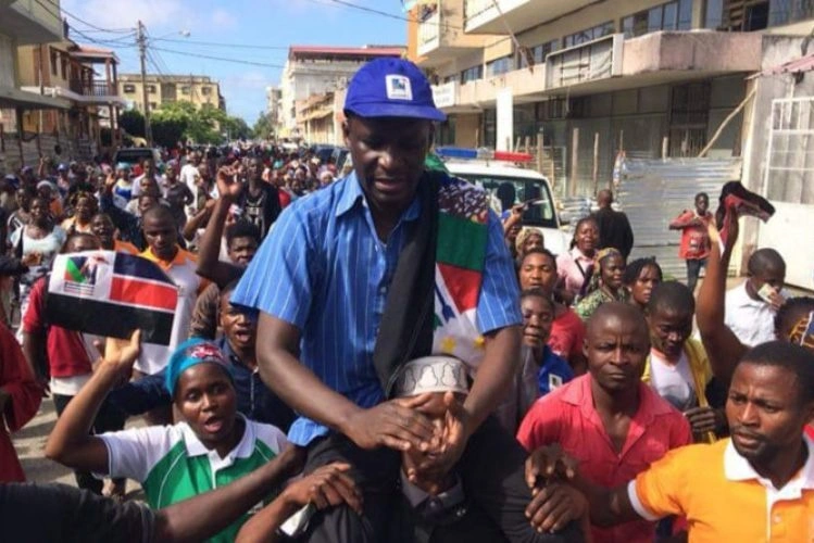Thousands in Maputo Rally for Opposition's Claimed Win. (Photo Internet reproduction)
